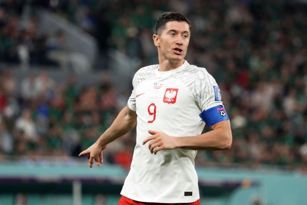 Ce a postat Robert Lewandowski după ce a ratat penalty-ul care îi putea aduce victoria Poloniei în meciul cu Mexic _7