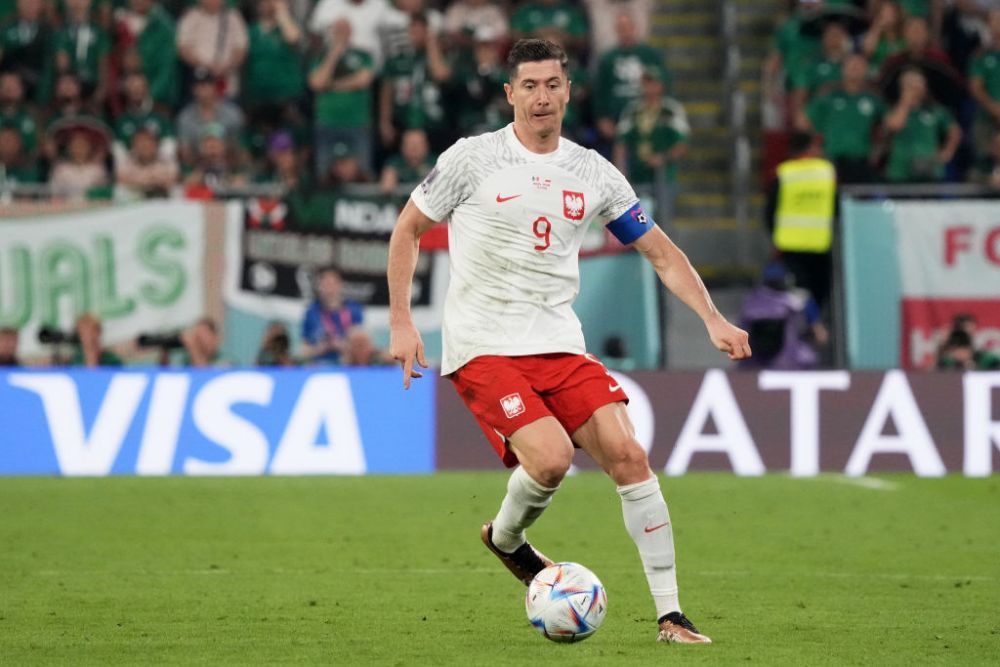 Ce a postat Robert Lewandowski după ce a ratat penalty-ul care îi putea aduce victoria Poloniei în meciul cu Mexic _9