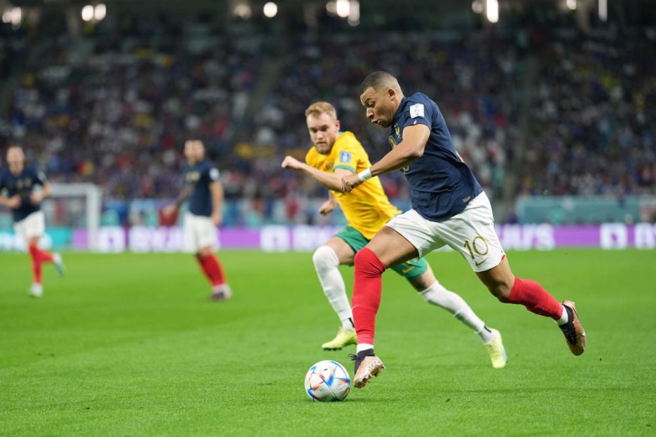 “D-asta el câștigă 200 de milioane pe an, iar eu sunt unde sunt”. Performanța uluitoare reușită de Mbappe_3