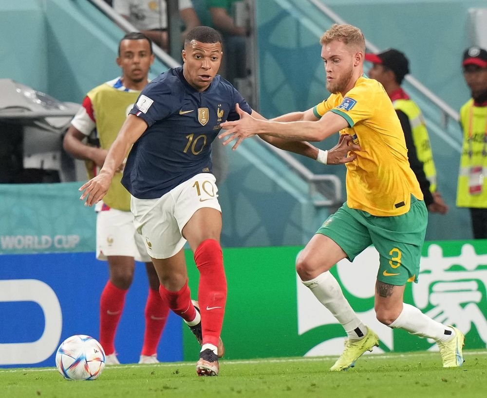 “D-asta el câștigă 200 de milioane pe an, iar eu sunt unde sunt”. Performanța uluitoare reușită de Mbappe_6