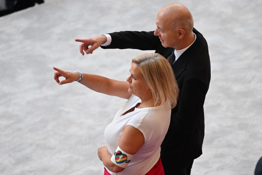 Germania joacă tare după amenințările FIFA! Gestul făcut de ministrul de Interne chiar lângă Infantino_4