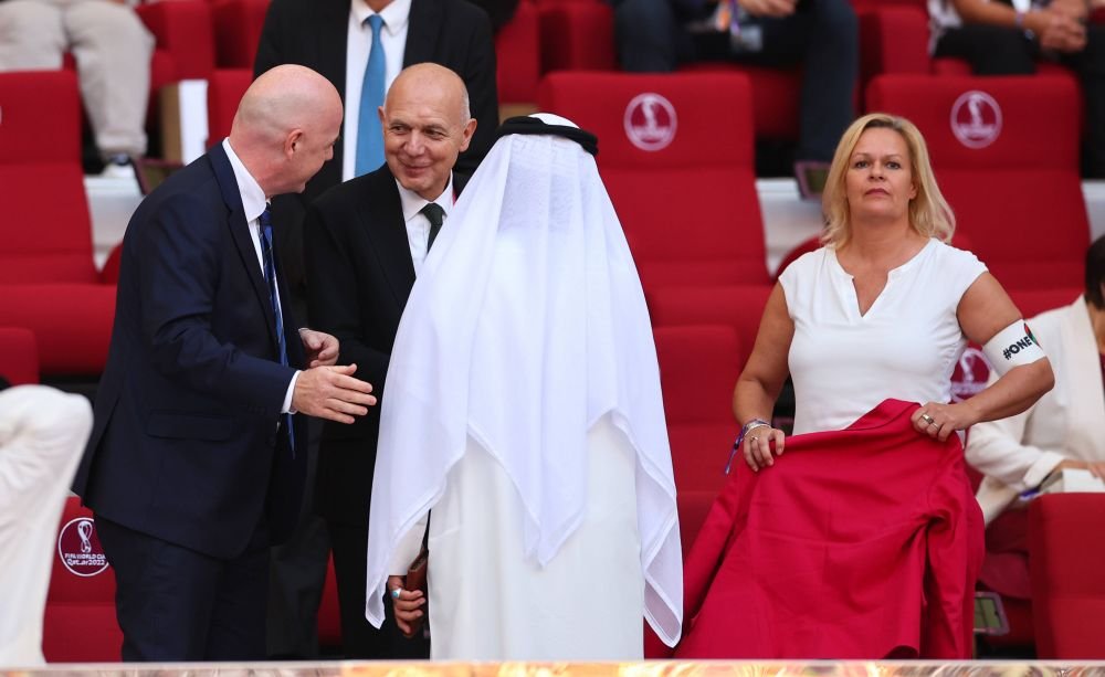 Germania joacă tare după amenințările FIFA! Gestul făcut de ministrul de Interne chiar lângă Infantino_6