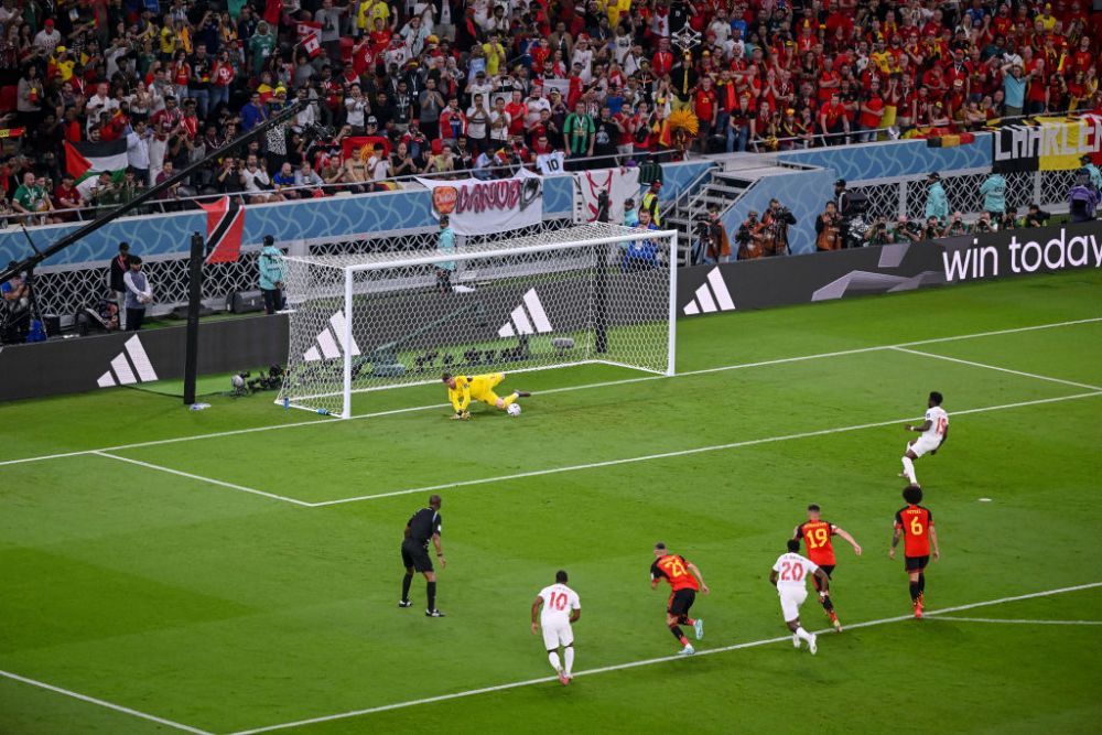 ”Spider-Man” Courtois! Portarul lui Real Madrid a apărat penalty-ul executat de starul lui Bayern Munchen_2