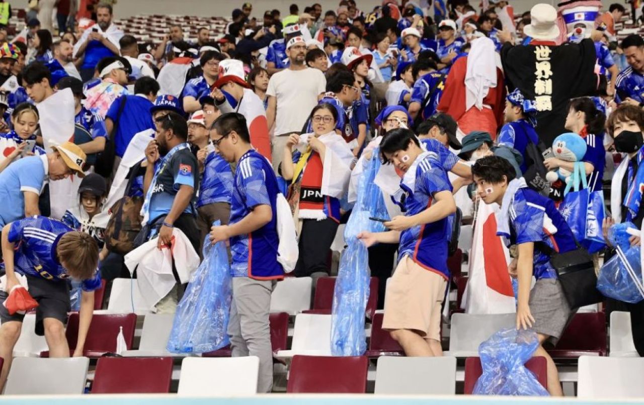 Vestiarul Japoniei a „strălucit” după victoria cu Germania, 2-1, de la Campionatul Mondial! Fotografia s-a viralizat imediat _7