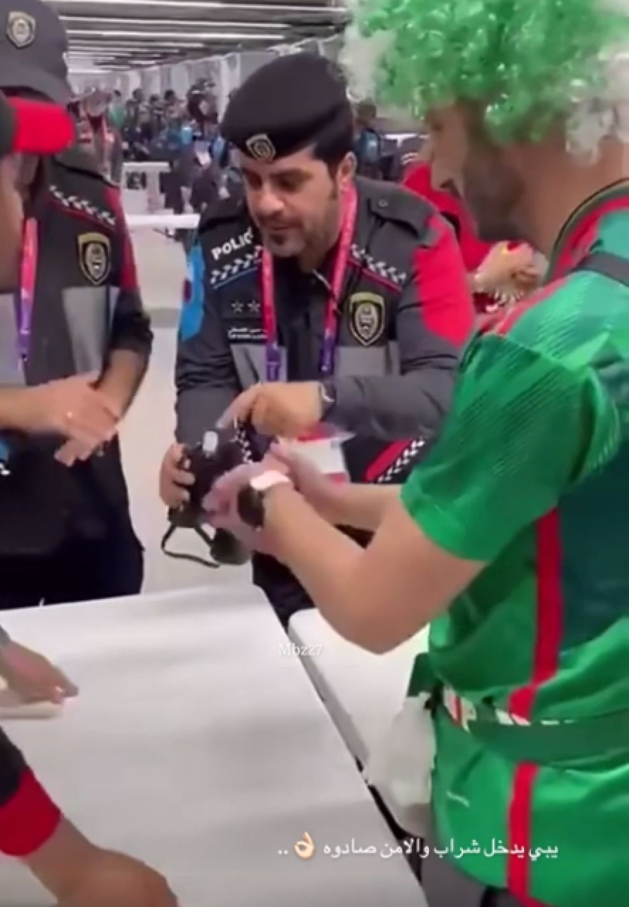 Trucul folosit de un fan la Cupa Mondială pentru a introduce alcool pe stadionul din Qatar. Secvențele sunt virale_1