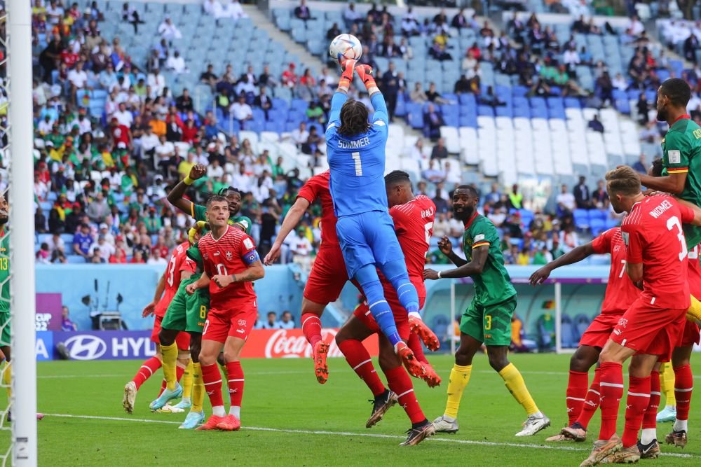 Sommer time! Portarul Yann Sommer a fost MVP în meciul viitoarei noastre adversare din preliminarii, Elveția - Camerun 1-0_8