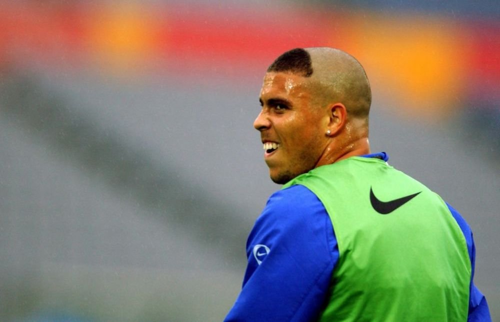 Un puști de 12 ani, exmatriculat din școală după ce a sărbătorit victoria Angliei în fața Iranului, cu o tunsoare marca Ronaldo_5