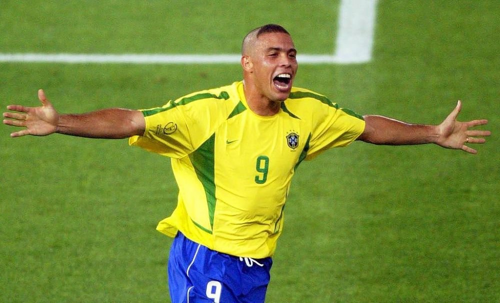 Un puști de 12 ani, exmatriculat din școală după ce a sărbătorit victoria Angliei în fața Iranului, cu o tunsoare marca Ronaldo_8