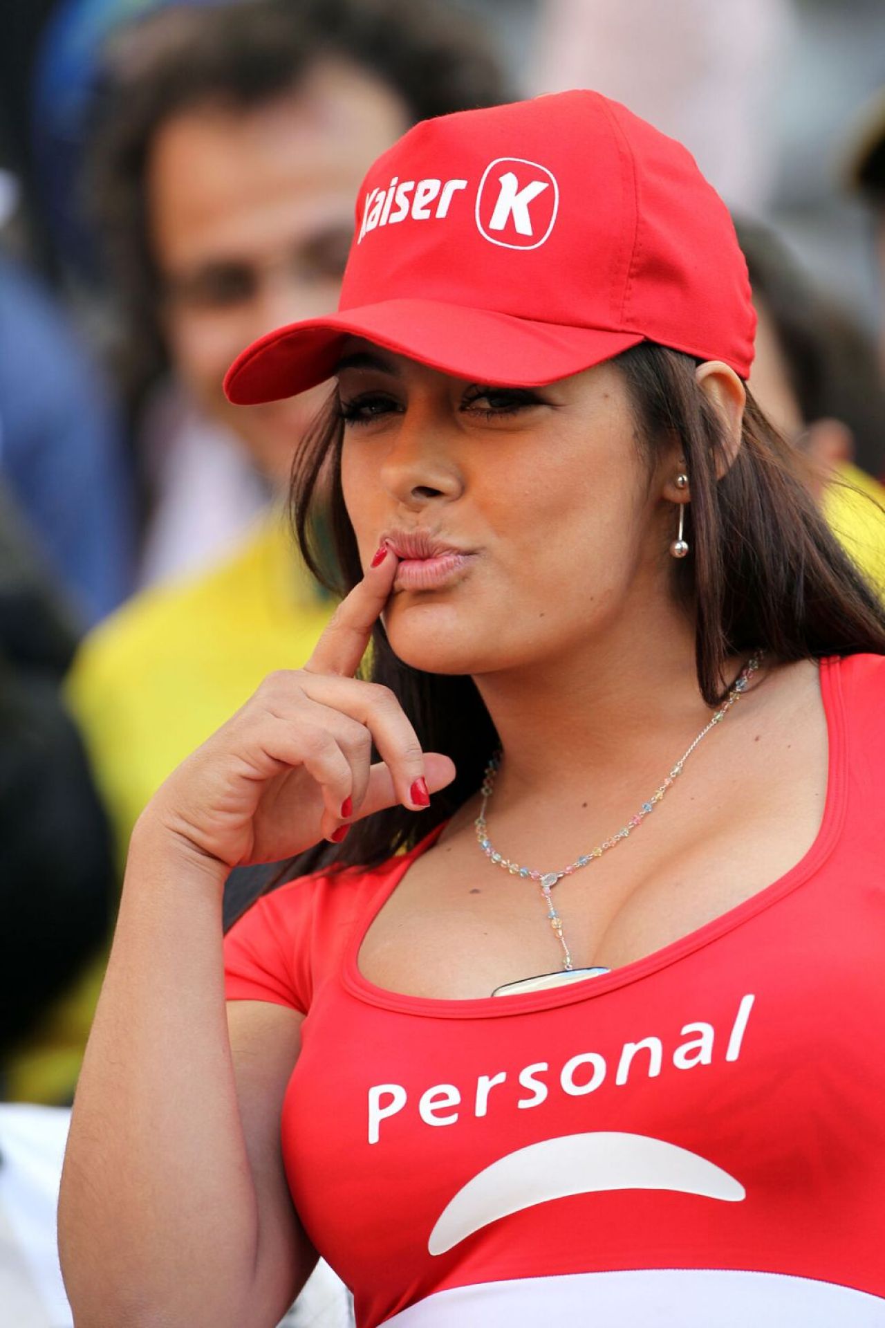 „Iubita Cupei Mondiale” revine! Cum s-a transformat frumoasa Larissa Riquelme după 12 de la Cupa Mondială din Africa_1