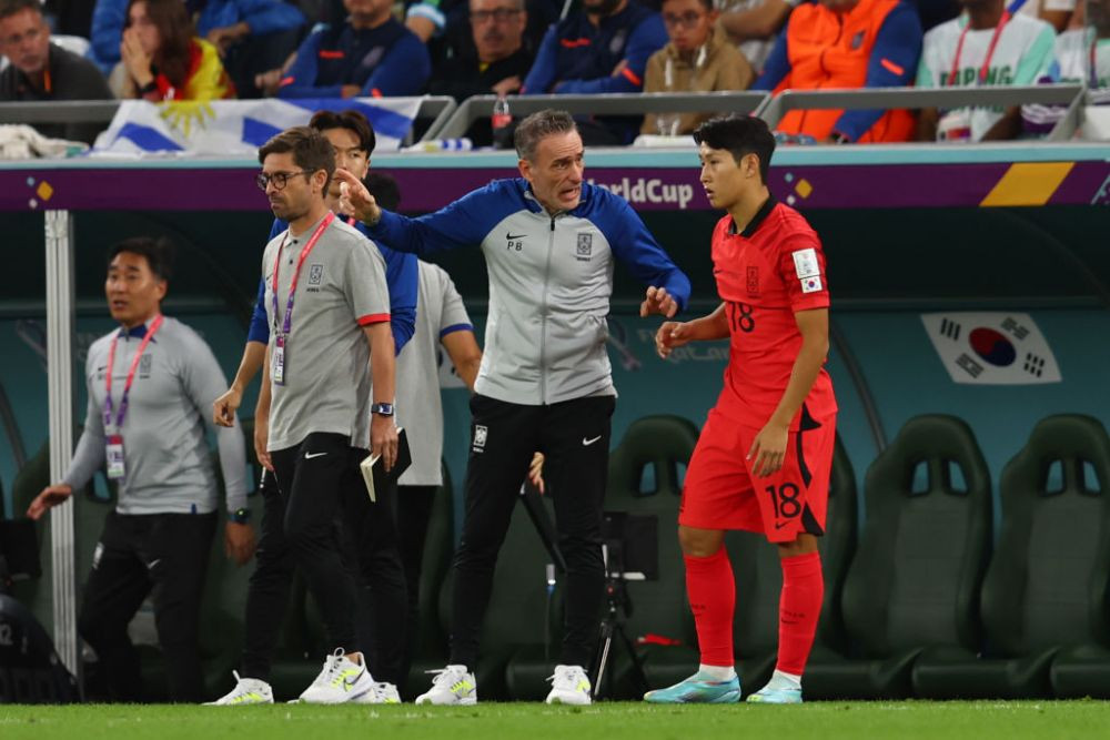 Istvan Kovacs a avut ”de furcă” în Uruguay - Coreea de Sud! Cine i-a făcut ”probleme” arbitrului român_2