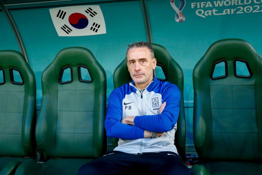 Istvan Kovacs a avut ”de furcă” în Uruguay - Coreea de Sud! Cine i-a făcut ”probleme” arbitrului român_3