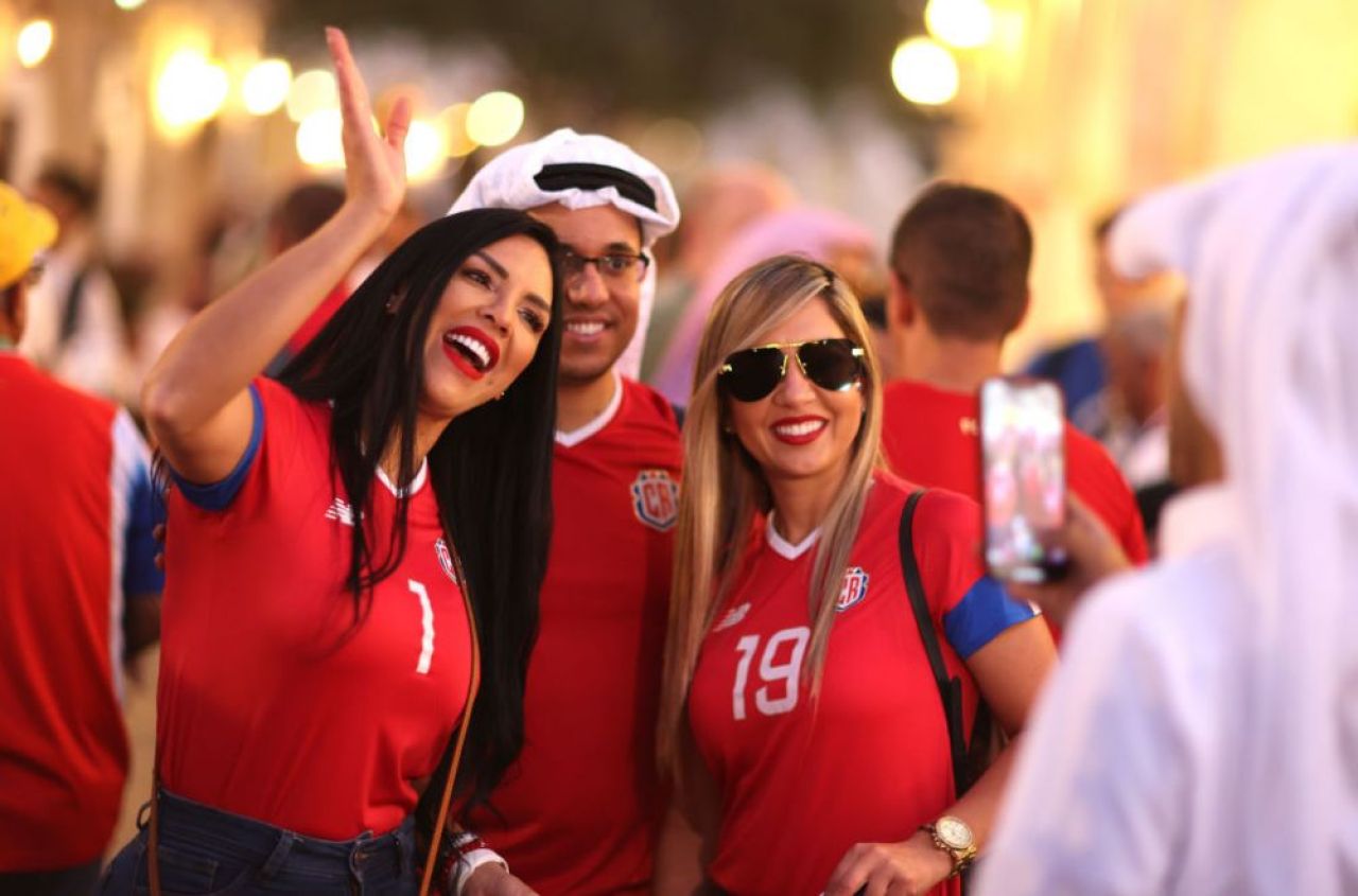 Frumusețile Campionatului Mondial din Qatar! Imagini spectaculoase cu fanele care au făcut senzație în tribune _55