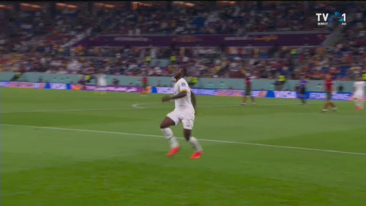 Un fotbalist ghanez i-a ”furat” celebrarea lui Ronaldo! Cum a reacționat portughezul de pe bancă_4