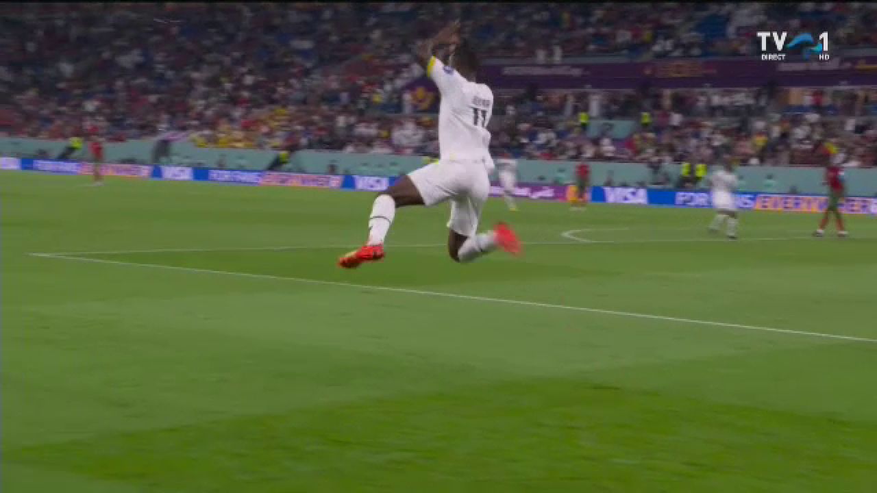 Un fotbalist ghanez i-a ”furat” celebrarea lui Ronaldo! Cum a reacționat portughezul de pe bancă_6