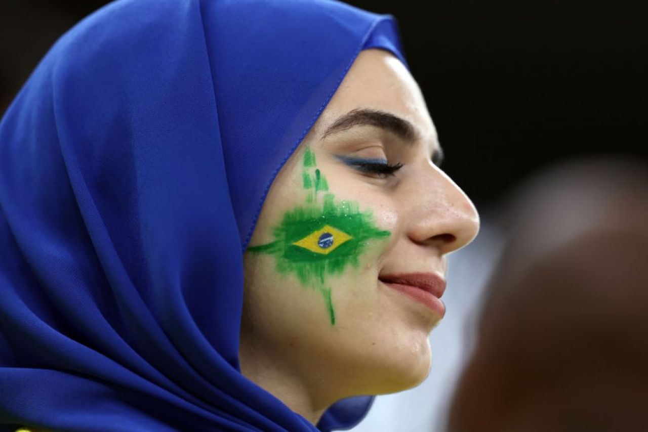 Braziliencele au făcut show în tribune! Au fost ”atracția principală” pentru fotografi la meciul cu Serbia_10