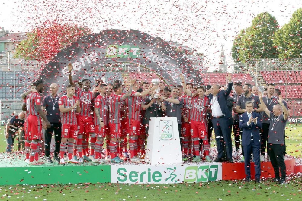 Românul împrumutat din Serie A în Anglia este golgheter în EFL Trophy, a treia competiție KO după FA Cup și League Cup_25