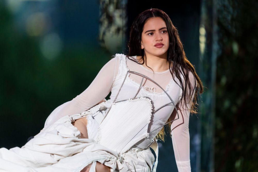 Georgina Rodriguez și Rosalia s-ar fi certat la Gala Latin Grammy. Care ar fi fost motivul conflictului dintre cele două_5