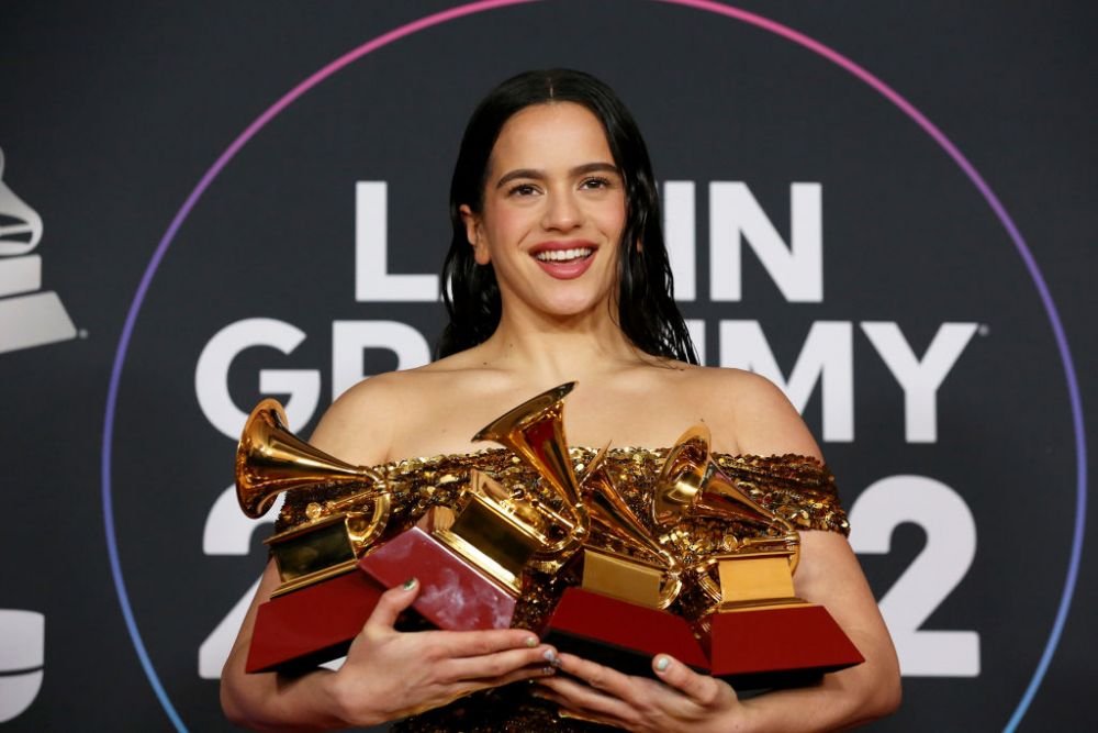 Georgina Rodriguez și Rosalia s-ar fi certat la Gala Latin Grammy. Care ar fi fost motivul conflictului dintre cele două_12