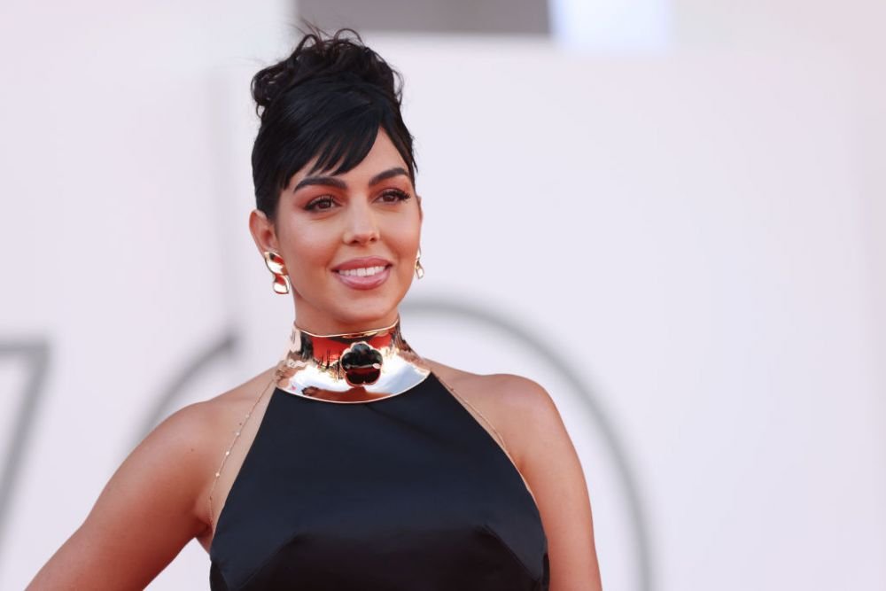 Georgina Rodriguez și Rosalia s-ar fi certat la Gala Latin Grammy. Care ar fi fost motivul conflictului dintre cele două_29