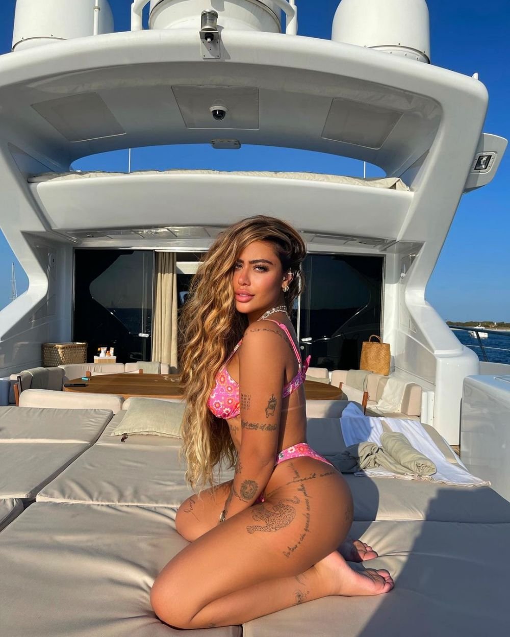 Neymar e susținut la Cupa Mondială din Qatar de sora sa extrem de frumoasă. Cum arată Rafaella Santos în costum de baie_5