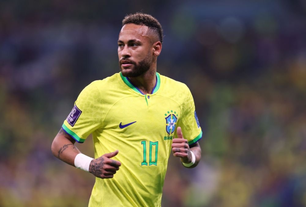 Neymar e susținut la Cupa Mondială din Qatar de sora sa extrem de frumoasă. Cum arată Rafaella Santos în costum de baie_22