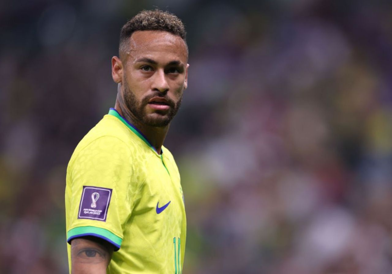 Neymar e susținut la Cupa Mondială din Qatar de sora sa extrem de frumoasă. Cum arată Rafaella Santos în costum de baie_23