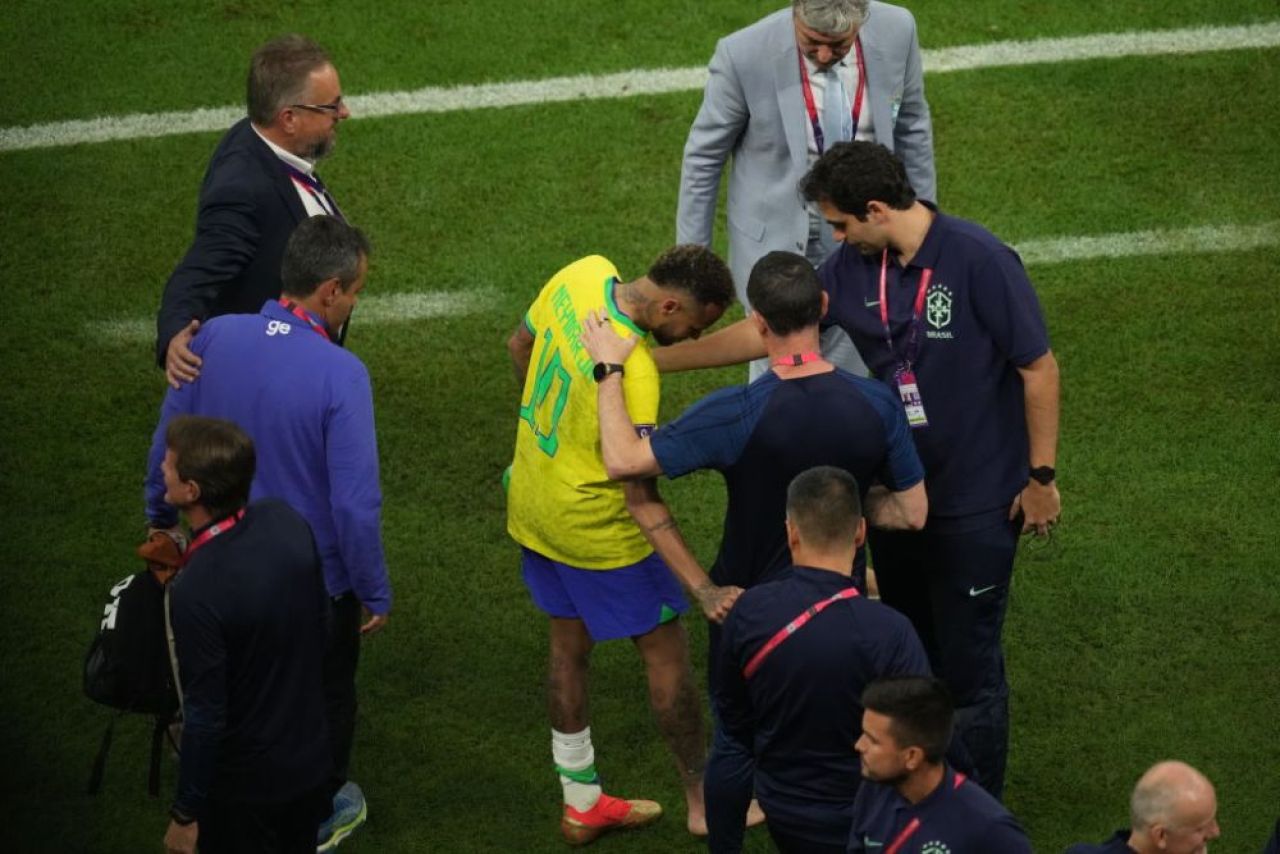 Intrarea care l-a scos din joc pe Neymar! Imaginile greu de privit pentru suporterii Braziliei _1