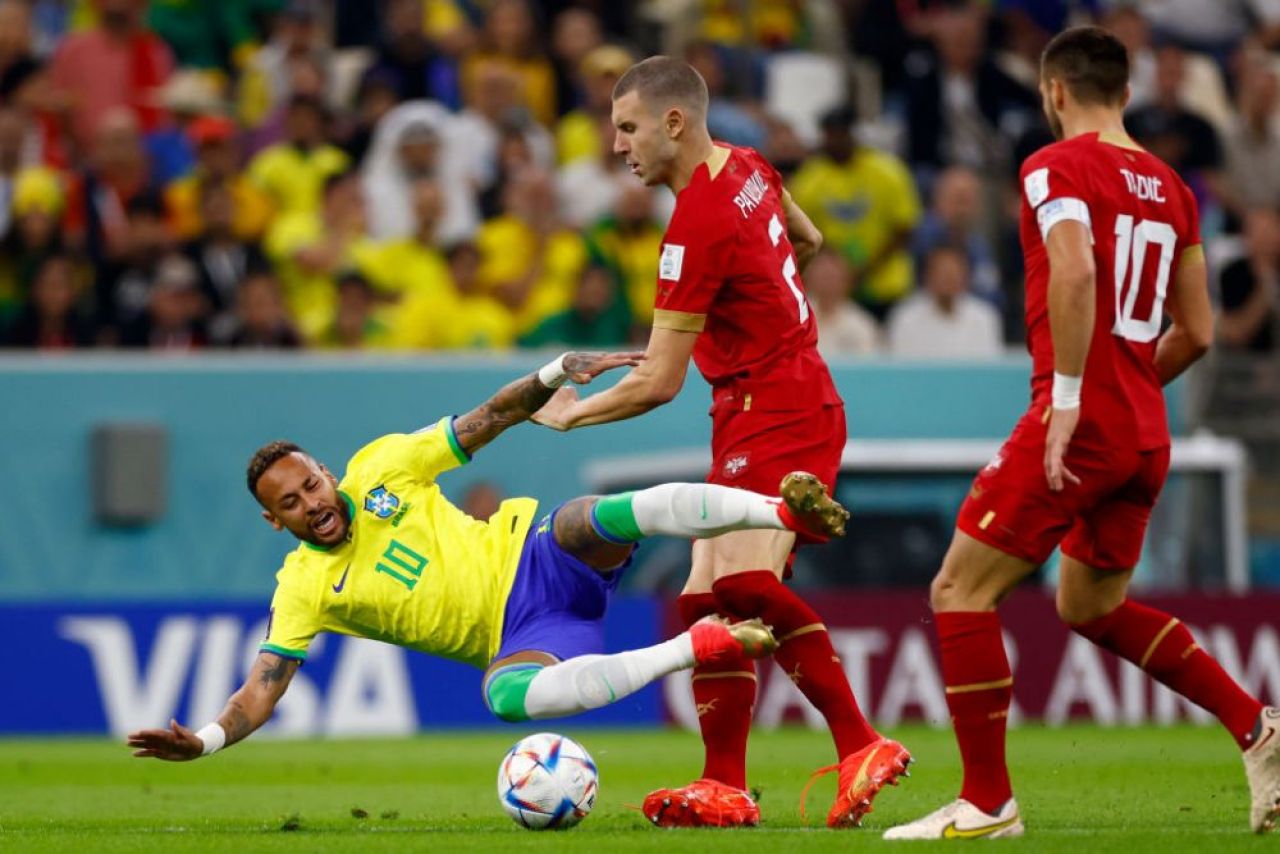 Intrarea care l-a scos din joc pe Neymar! Imaginile greu de privit pentru suporterii Braziliei _9
