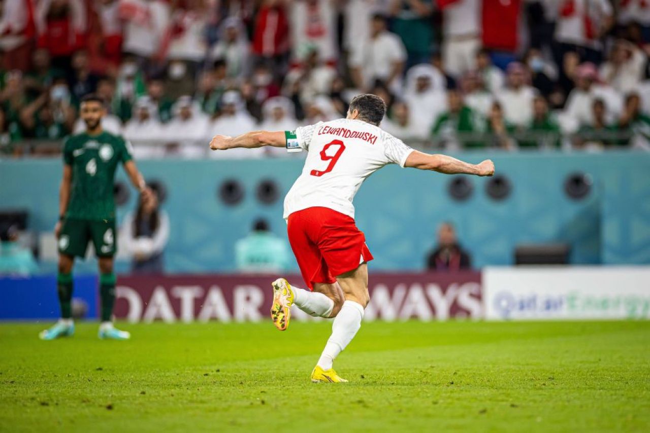Lewandowski n-a mai putut să-și mascheze emoțiile. Cum a reacționat după primul gol la Cupa Mondială_3