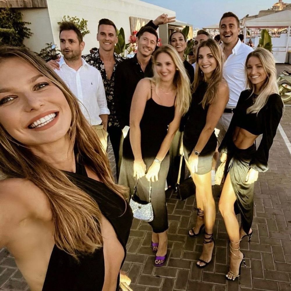 Robert Lewandowski, susținut de frumoasa sa soție la Campionatul Mondial! Anna Lewandowska a furat toate privirile _5