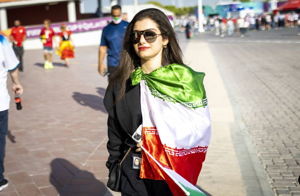 Imnul cu voce și fără voce. Schimbarea de atitudine a iranienilor la Cupa Mondială, explicată în direct, de la Doha. 