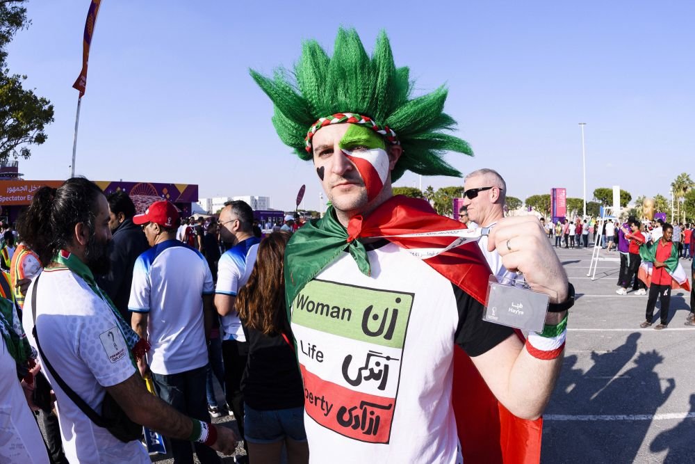 Imnul cu voce și fără voce. Schimbarea de atitudine a iranienilor la Cupa Mondială, explicată în direct, de la Doha. 