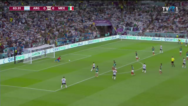 Stângul devastator al lui Messi l-a făcut pe Ochoa să se întindă degeaba. Gol fantastic al starului argentinian în meciul cu Mexic_8