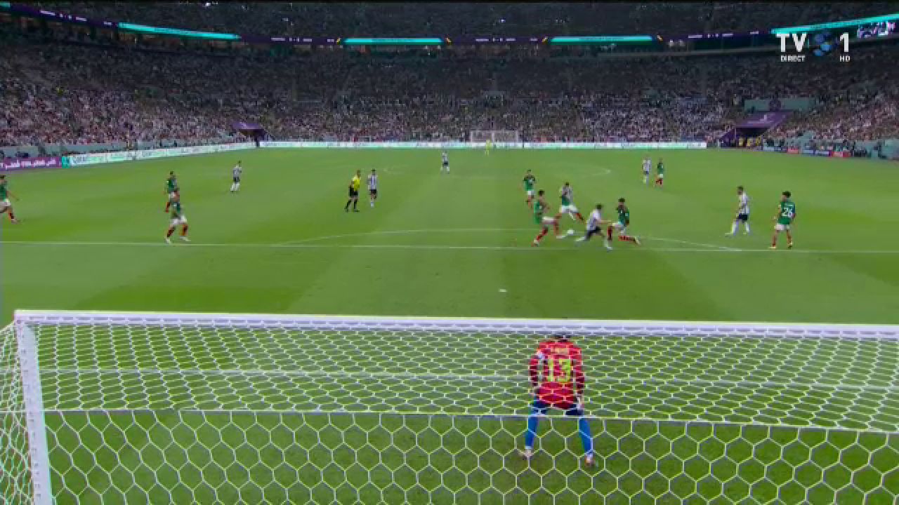 Stângul devastator al lui Messi l-a făcut pe Ochoa să se întindă degeaba. Gol fantastic al starului argentinian în meciul cu Mexic_33