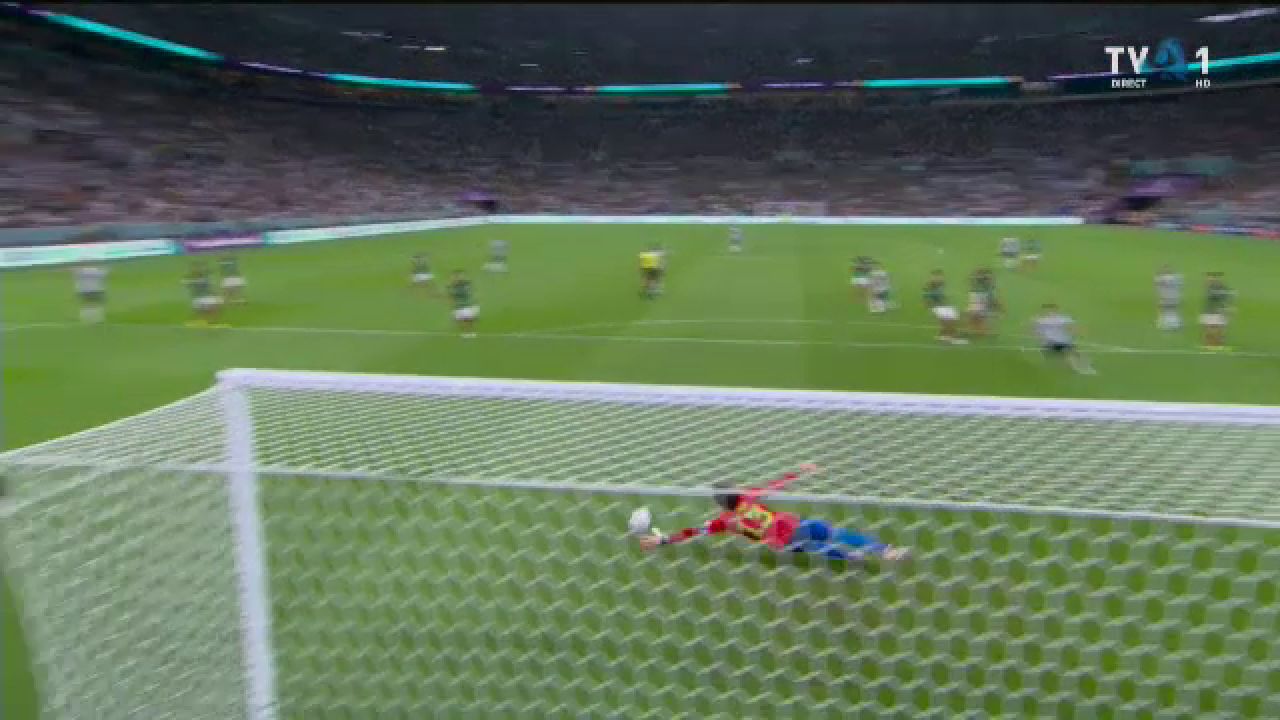 Stângul devastator al lui Messi l-a făcut pe Ochoa să se întindă degeaba. Gol fantastic al starului argentinian în meciul cu Mexic_36