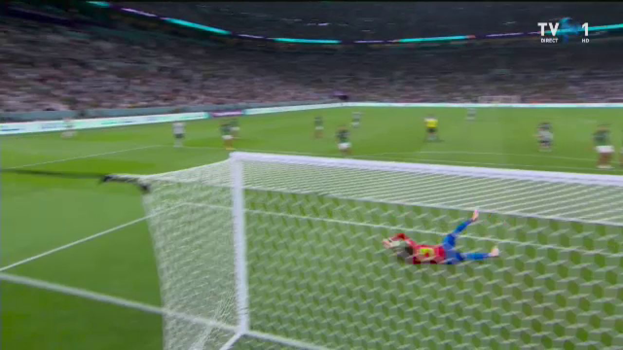 Stângul devastator al lui Messi l-a făcut pe Ochoa să se întindă degeaba. Gol fantastic al starului argentinian în meciul cu Mexic_38