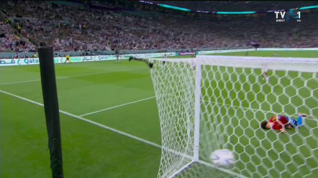 Stângul devastator al lui Messi l-a făcut pe Ochoa să se întindă degeaba. Gol fantastic al starului argentinian în meciul cu Mexic_40