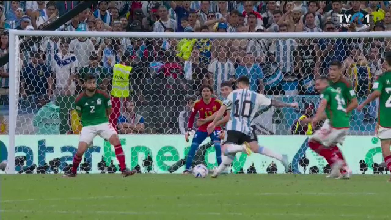 Stângul devastator al lui Messi l-a făcut pe Ochoa să se întindă degeaba. Gol fantastic al starului argentinian în meciul cu Mexic_41