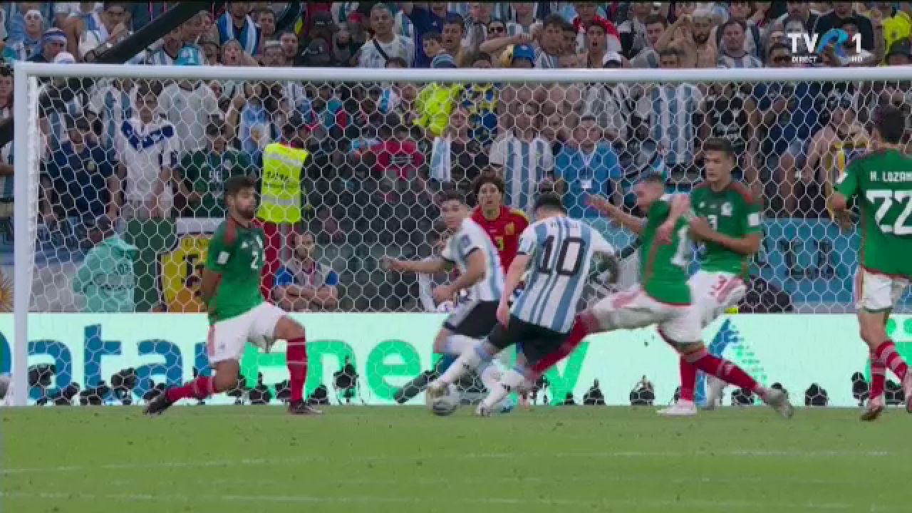Stângul devastator al lui Messi l-a făcut pe Ochoa să se întindă degeaba. Gol fantastic al starului argentinian în meciul cu Mexic_42