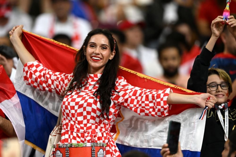 Frumusețile Campionatului Mondial din Qatar! Imagini spectaculoase cu fanele care au făcut senzație în tribune _68