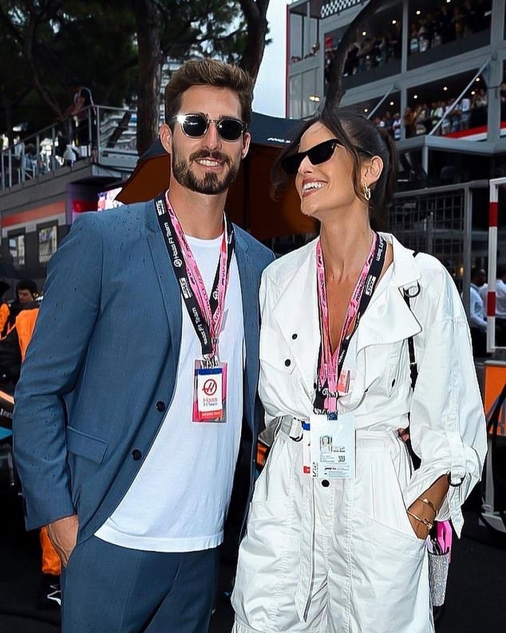 Trapp cu stil! Cum a ales să-și susțină iubitul cea mai sexy parteneră de fotbalist: 