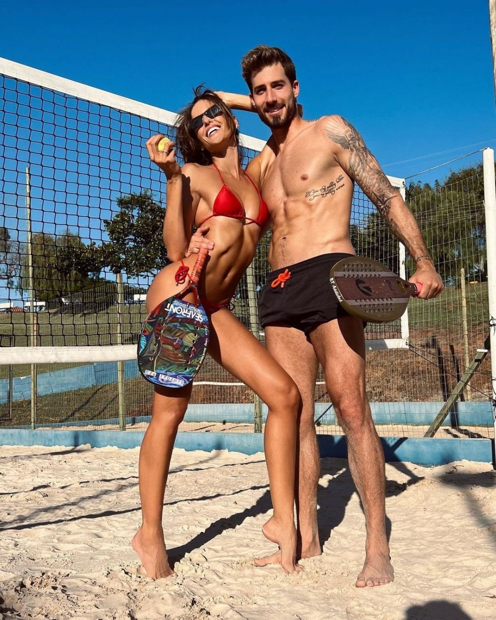 Trapp cu stil! Cum a ales să-și susțină iubitul cea mai sexy parteneră de fotbalist: 