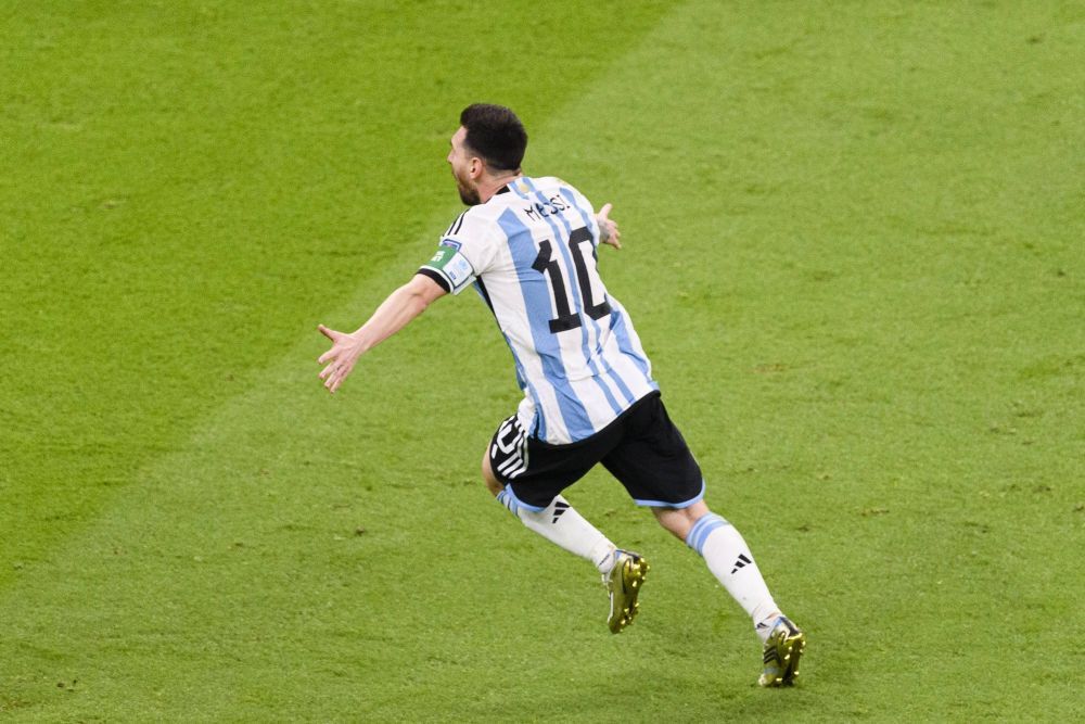 Lionel Messi, amenințat de un celebru boxer: