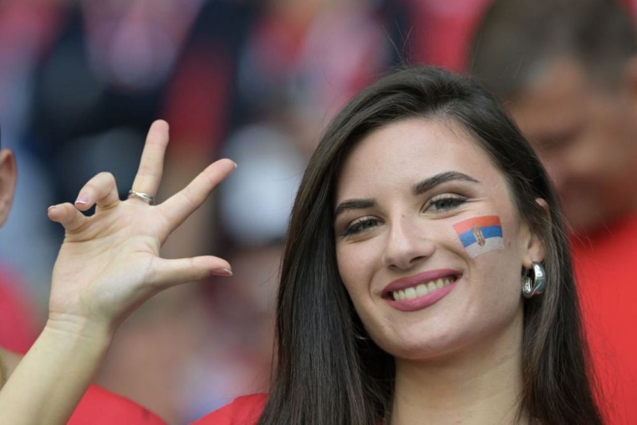 Frumusețile Campionatului Mondial din Qatar! Imagini spectaculoase cu fanele care au făcut senzație în tribune _73