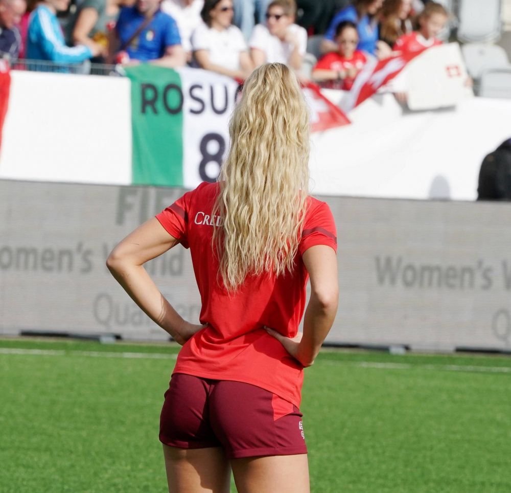 Cea mai sexy fotbalistă din Anglia s-a despărțit de iubit. L-a părăsit pe jucătorul brazilian, campion olimpic la Tokyo_21