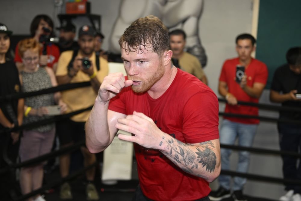 După ce l-a amenințat pe Messi, Canelo Alvarez l-a jignit și pe Aguero. Fanii se tem că suferă de o boală specifică boxerilor_3