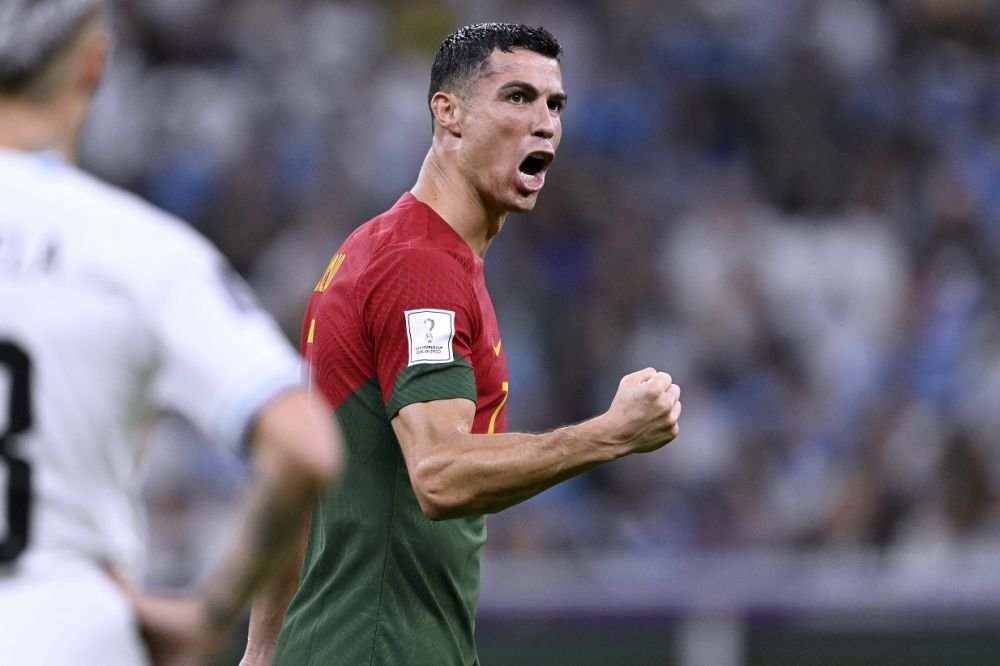 Tehnologia a decis! Cine este autorul primului gol din Portugalia - Uruguay_5