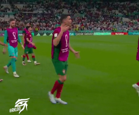 Tehnologia a decis! Cine este autorul primului gol din Portugalia - Uruguay_10