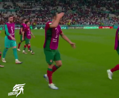 Tehnologia a decis! Cine este autorul primului gol din Portugalia - Uruguay_12