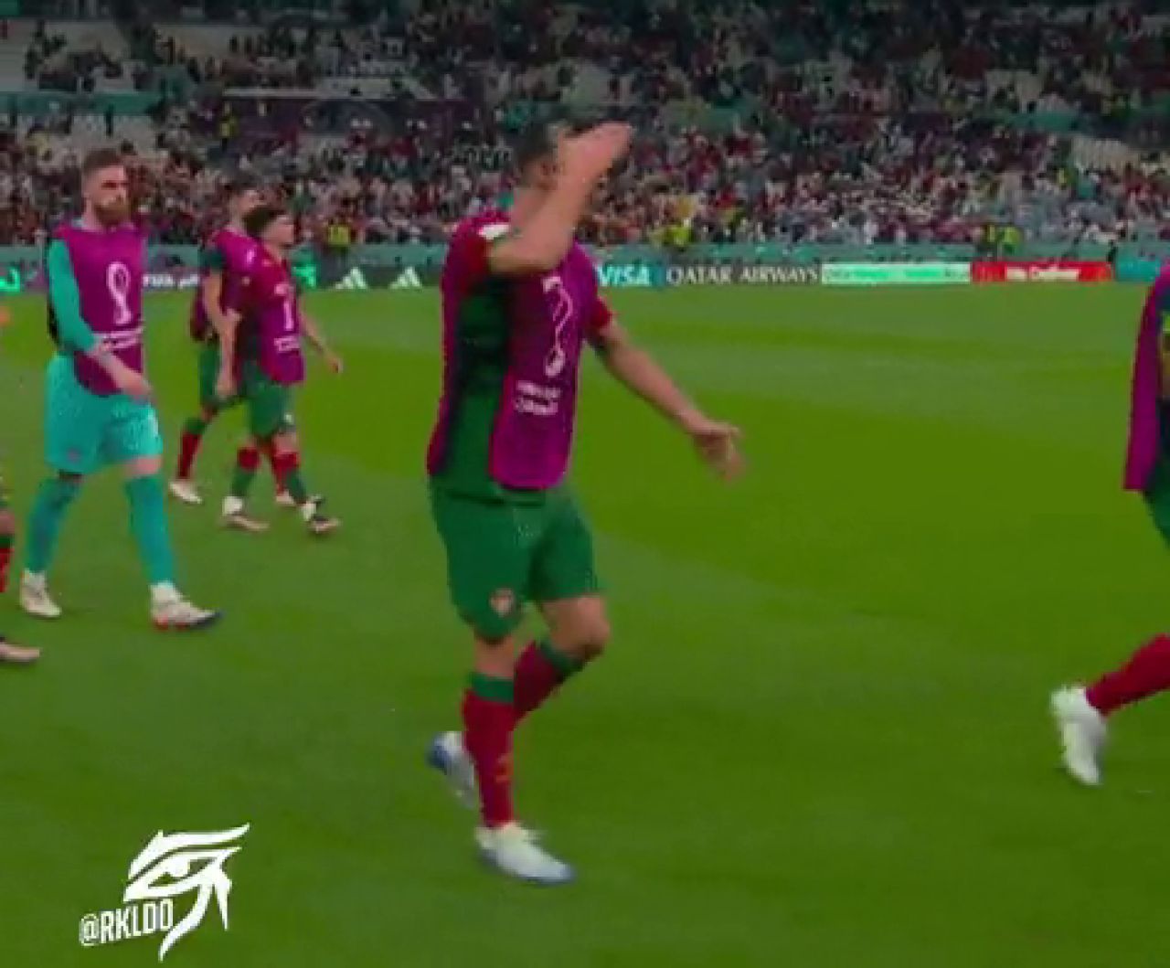 Tehnologia a decis! Cine este autorul primului gol din Portugalia - Uruguay_12